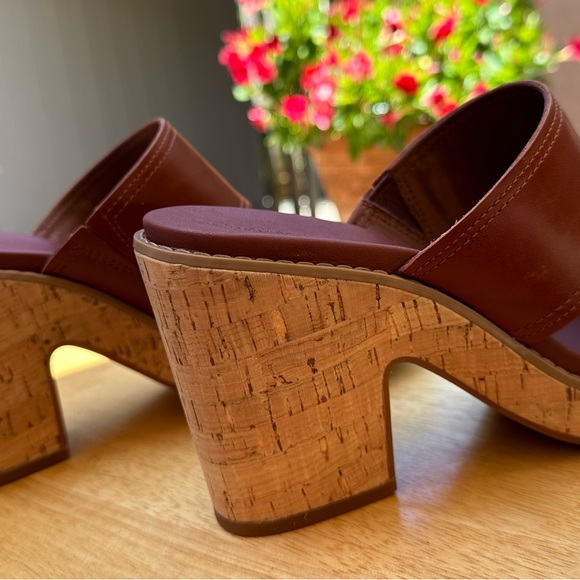 TIMBERLAND ROSLYN MEDIUM BROWN LEATHER SANDAL - Picture 1 of 13